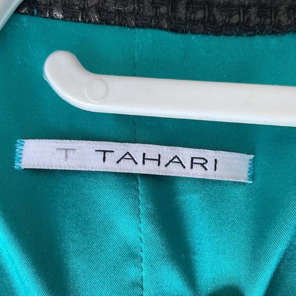 Tahari jacket faux leather and textured front and back on buttons - Picture 5 of 6